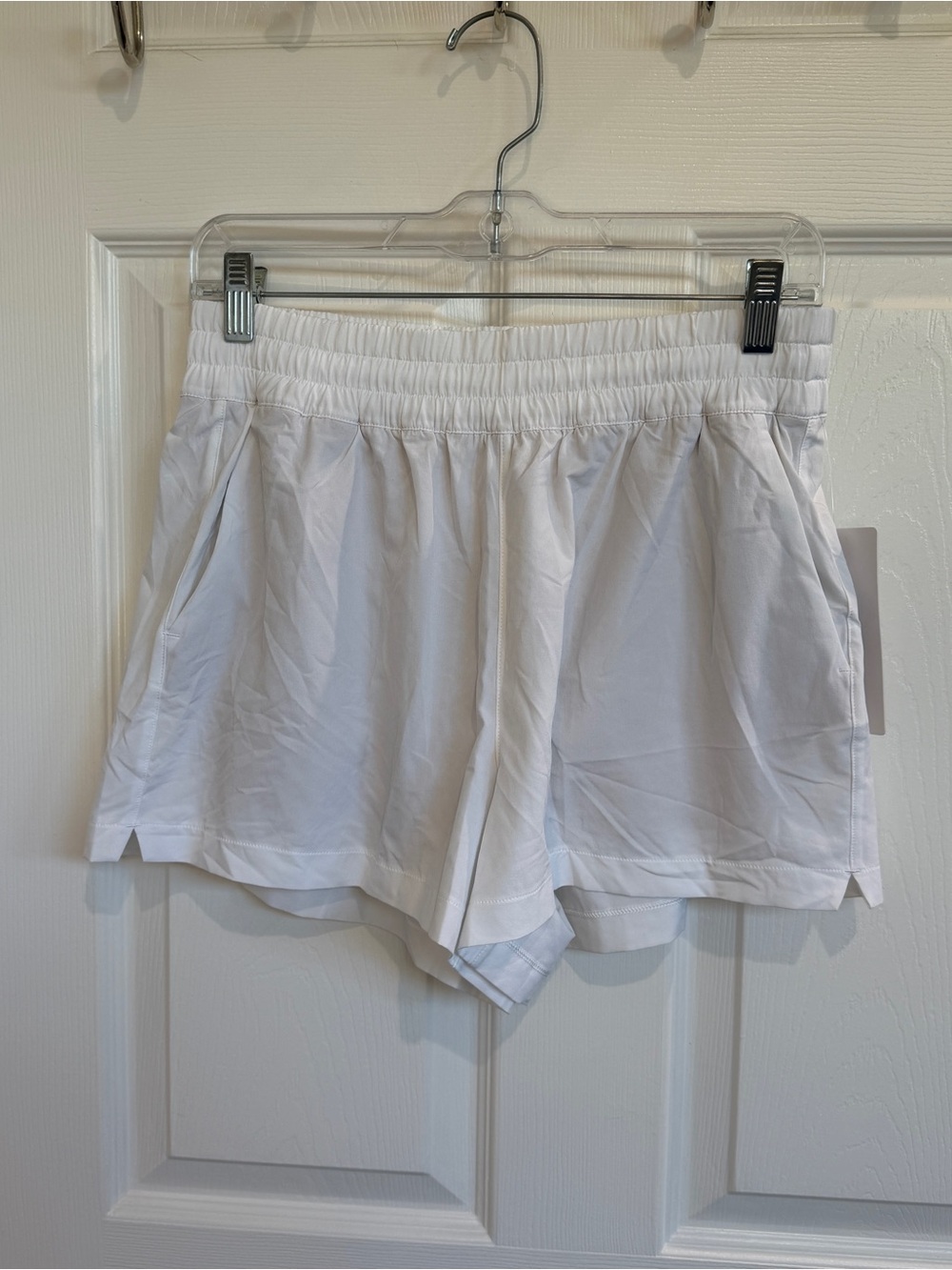 Athleta WEEKENDER MID RISE 3" RUN SHORT - Picture 3 of 6